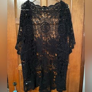 Roaman’s 22 / 24 / 1X Black Medallion Crochet Cardigan Shrug NWOT